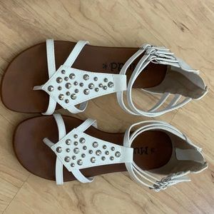 Brand NEW shoes 7.5 M